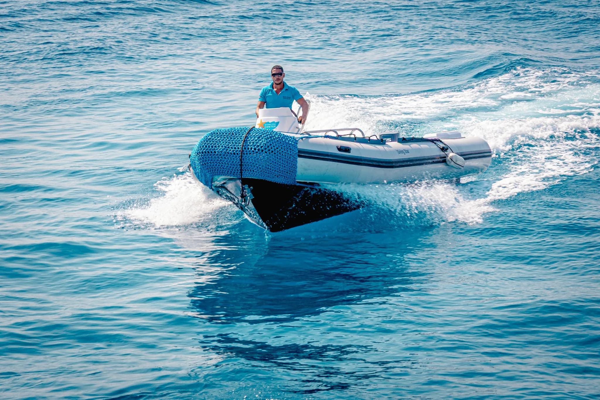 Daily boat diving around Red Sea reefs