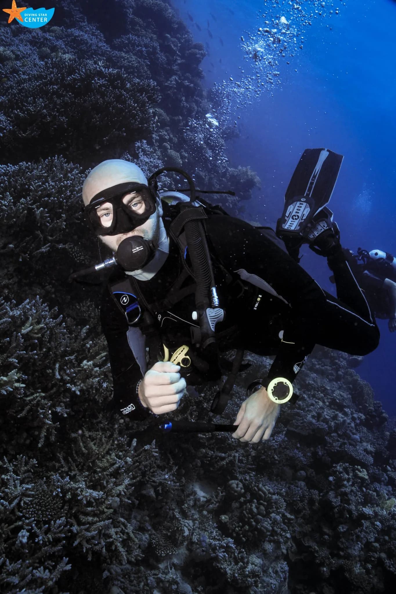 Underwater photography skills training during Advanced Open Water course